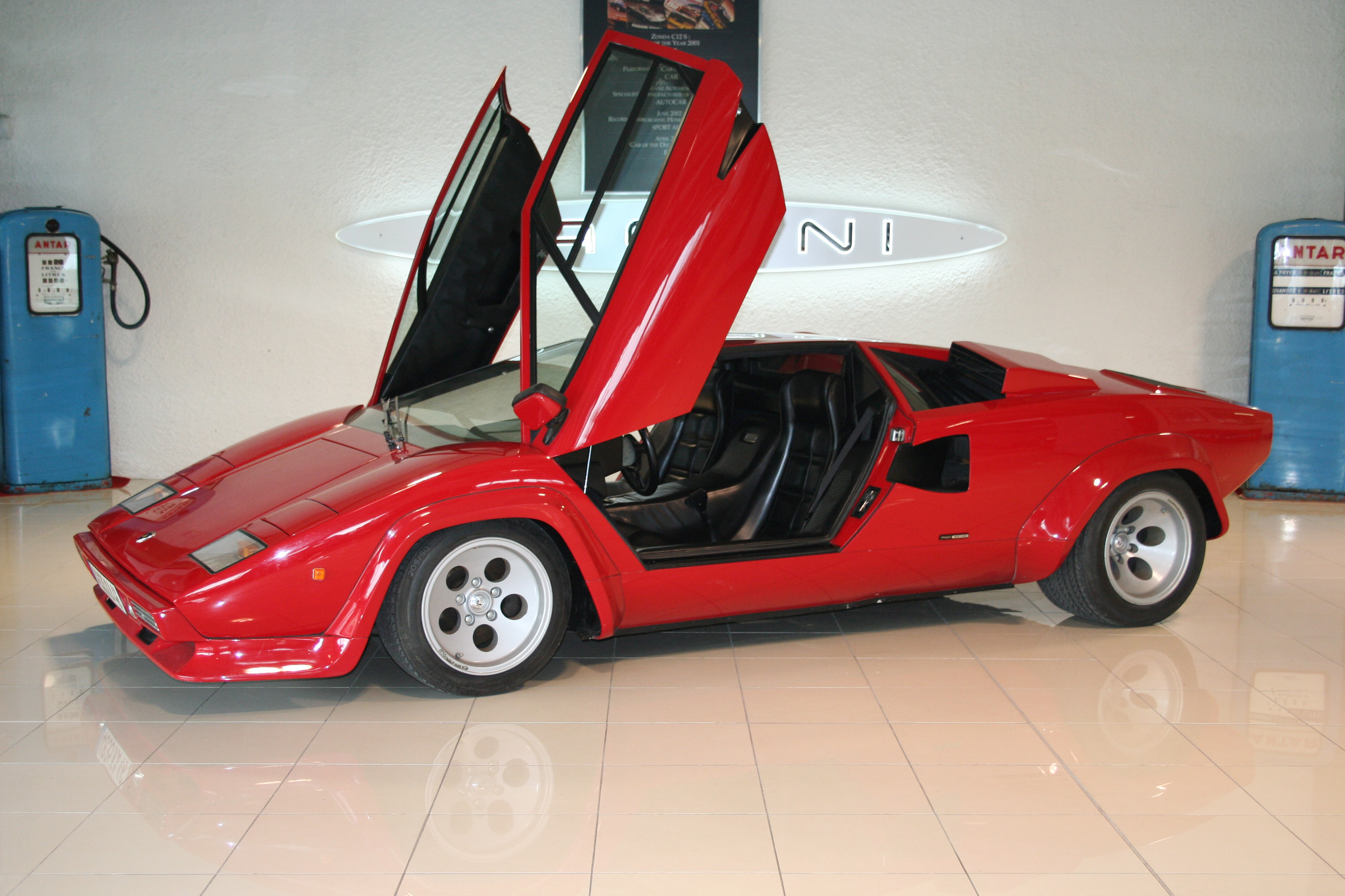 Lamborghini Countach LP 400 S