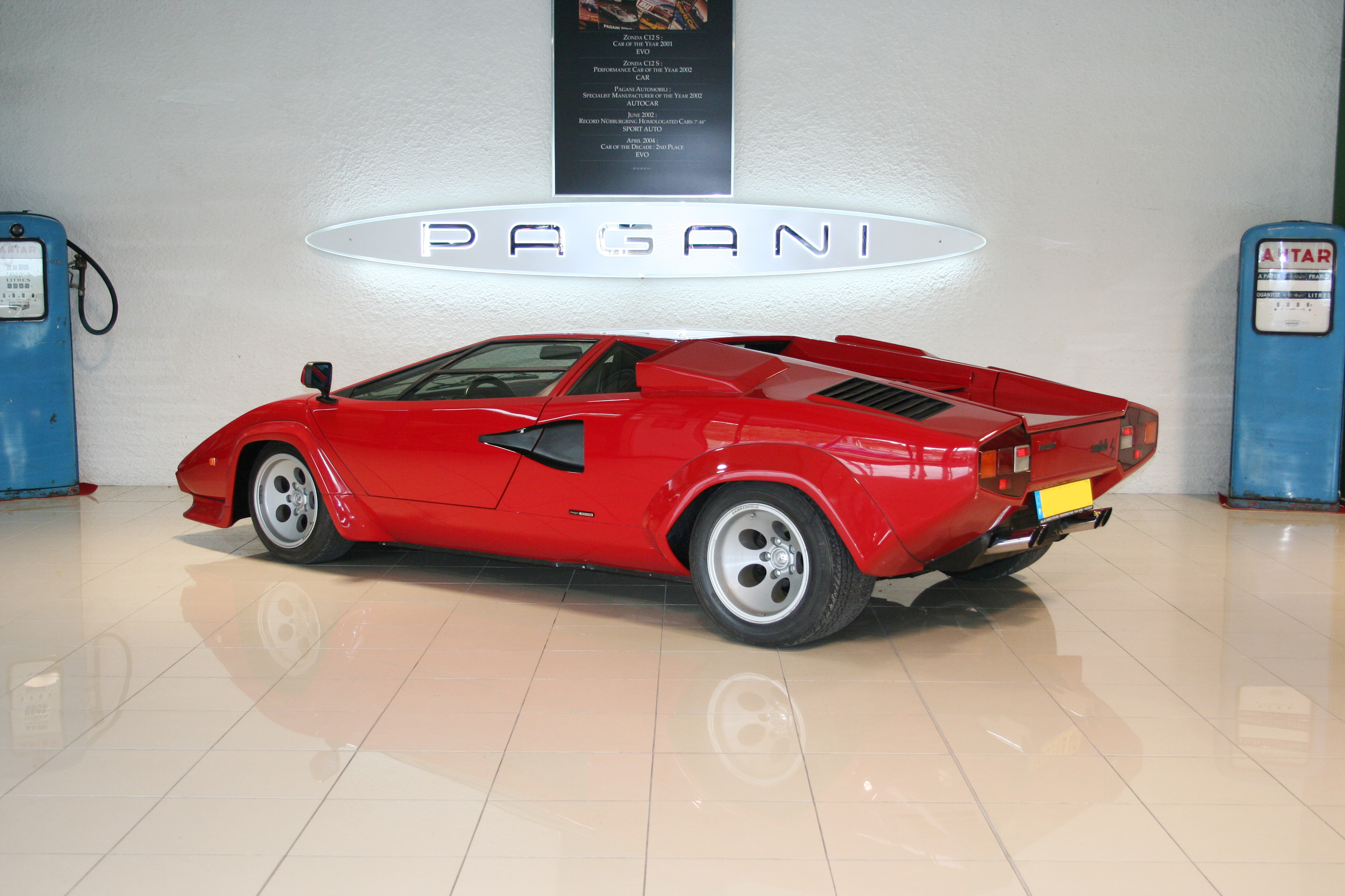 Lamborghini Countach LP 400 S