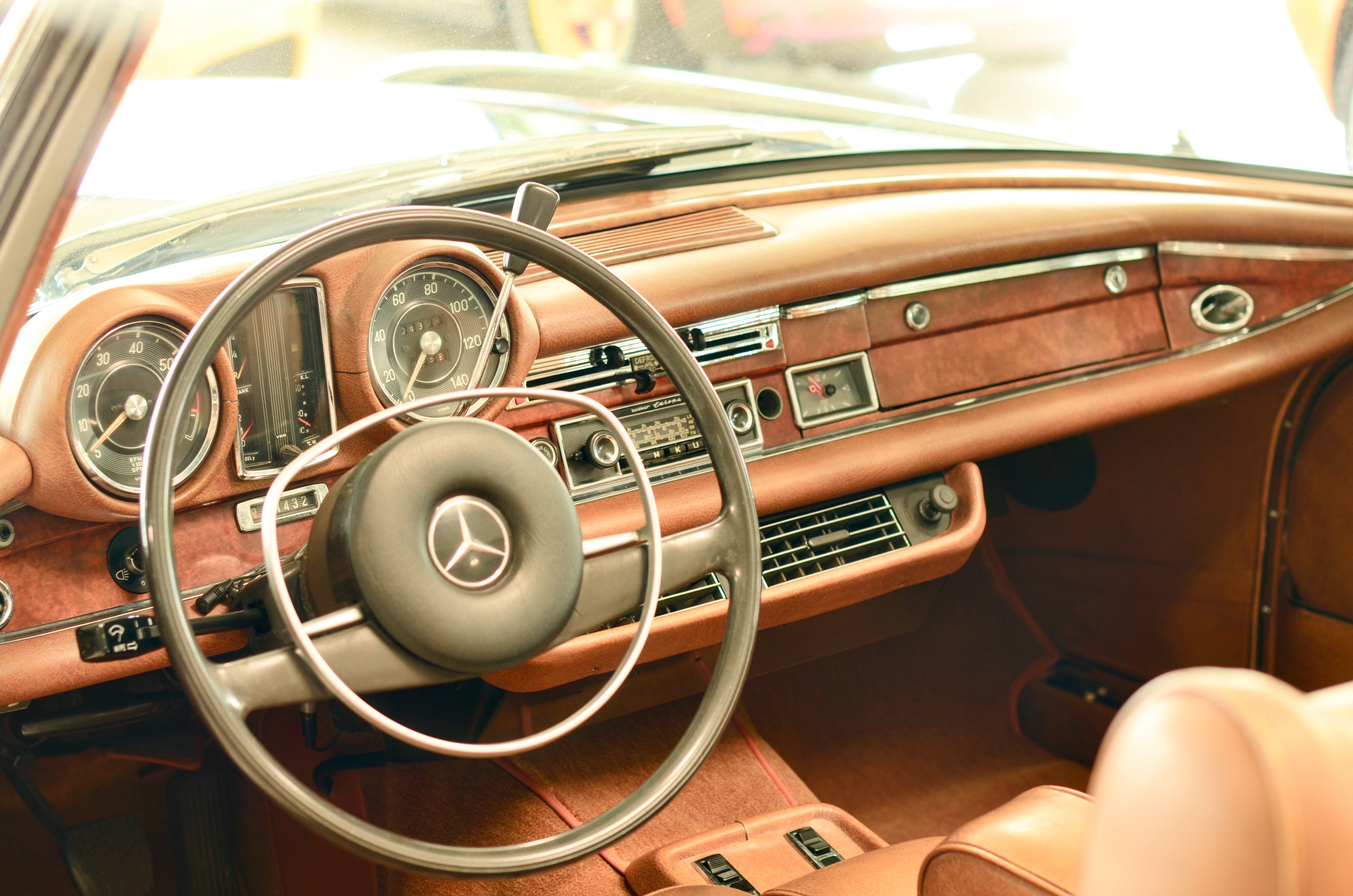 Mercedes 280 SE Cab