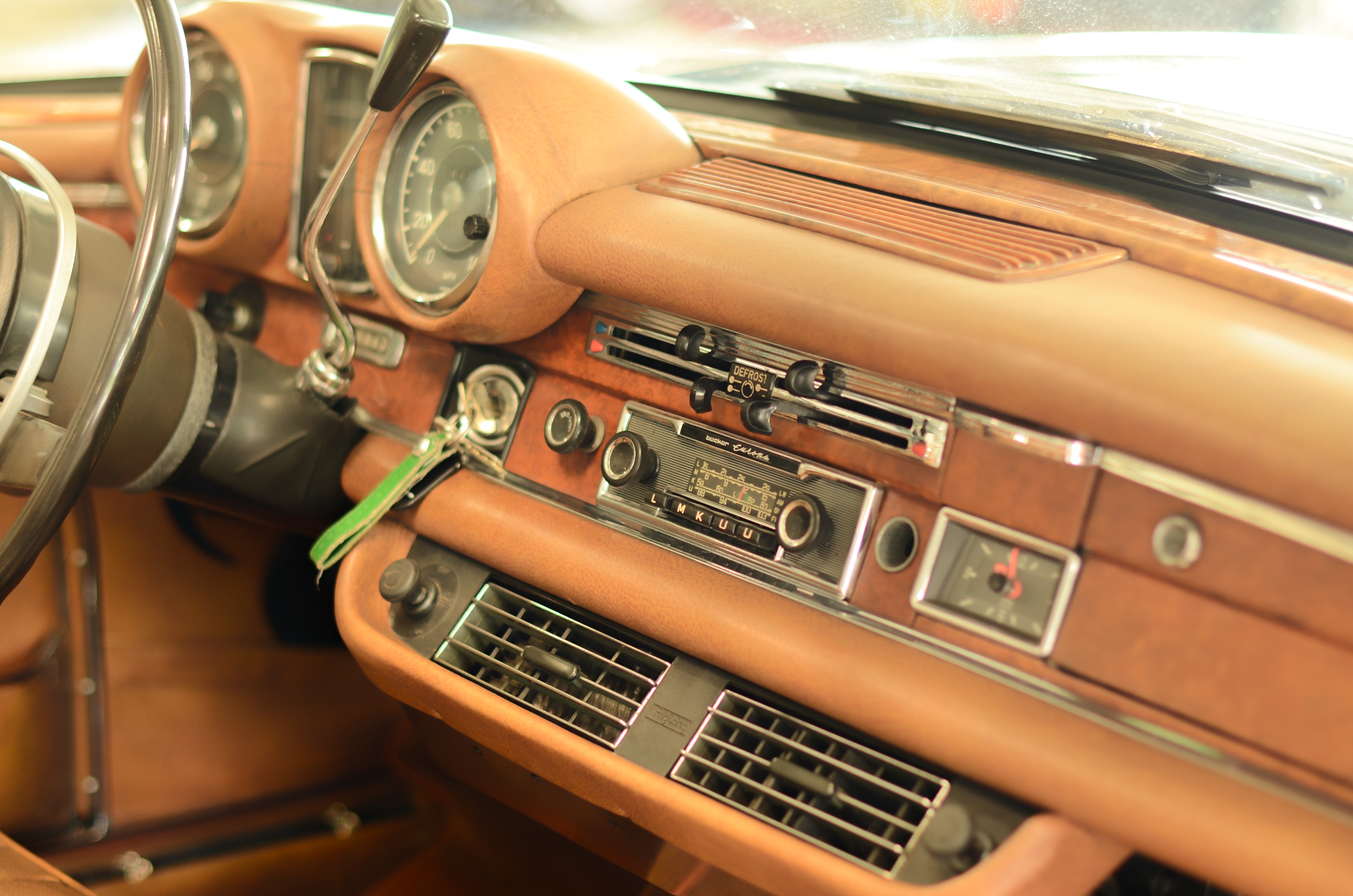 Mercedes 280 SE Cab