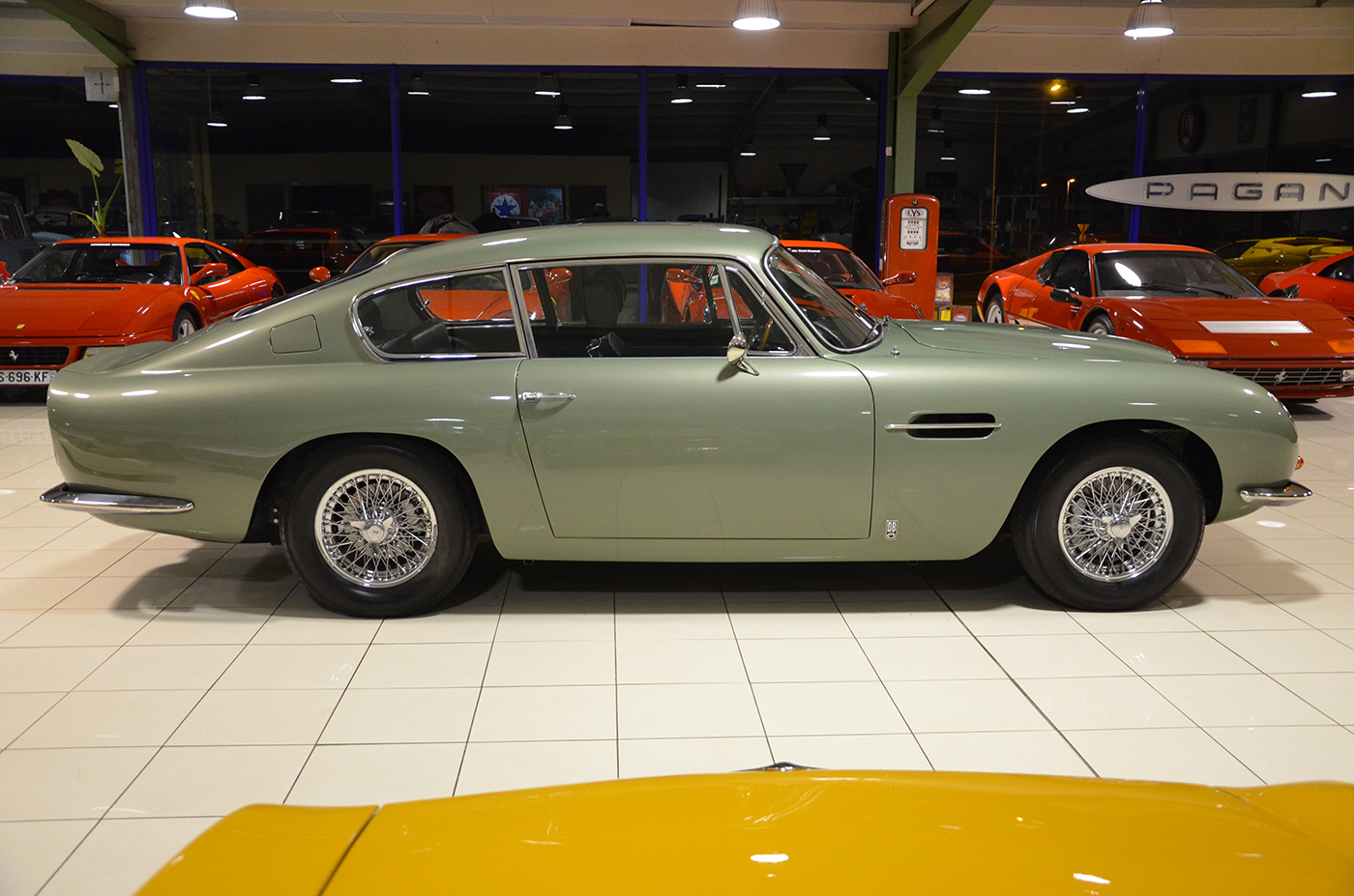 Aston Martin DB6