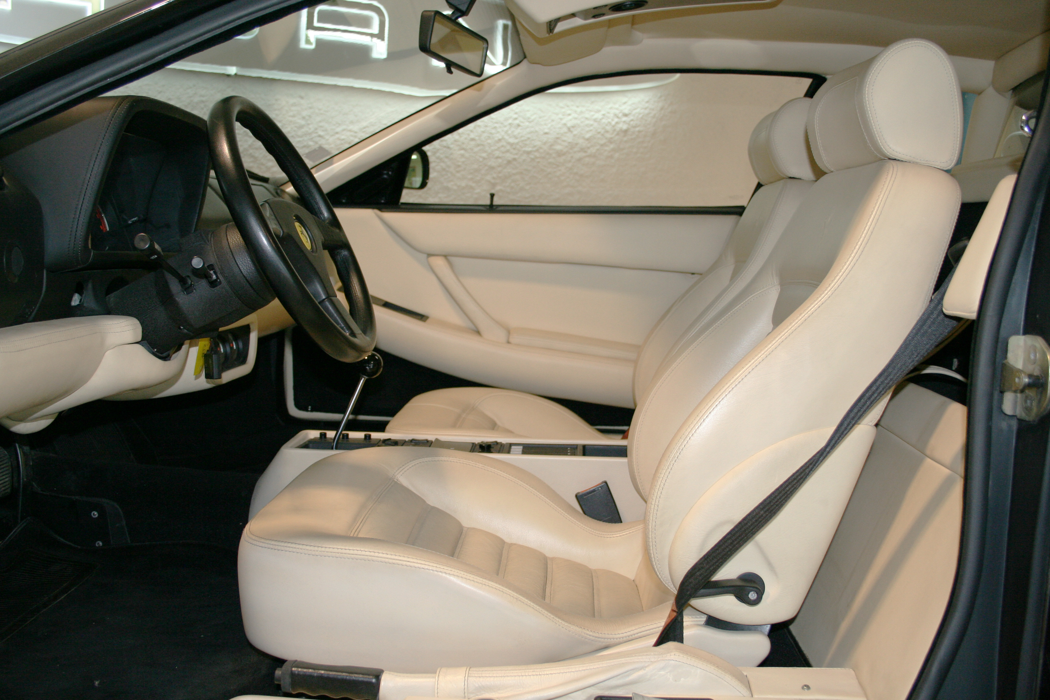 Ferrai 512 TR