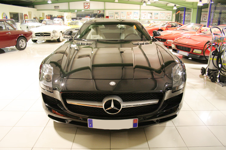 Mercedes SLS