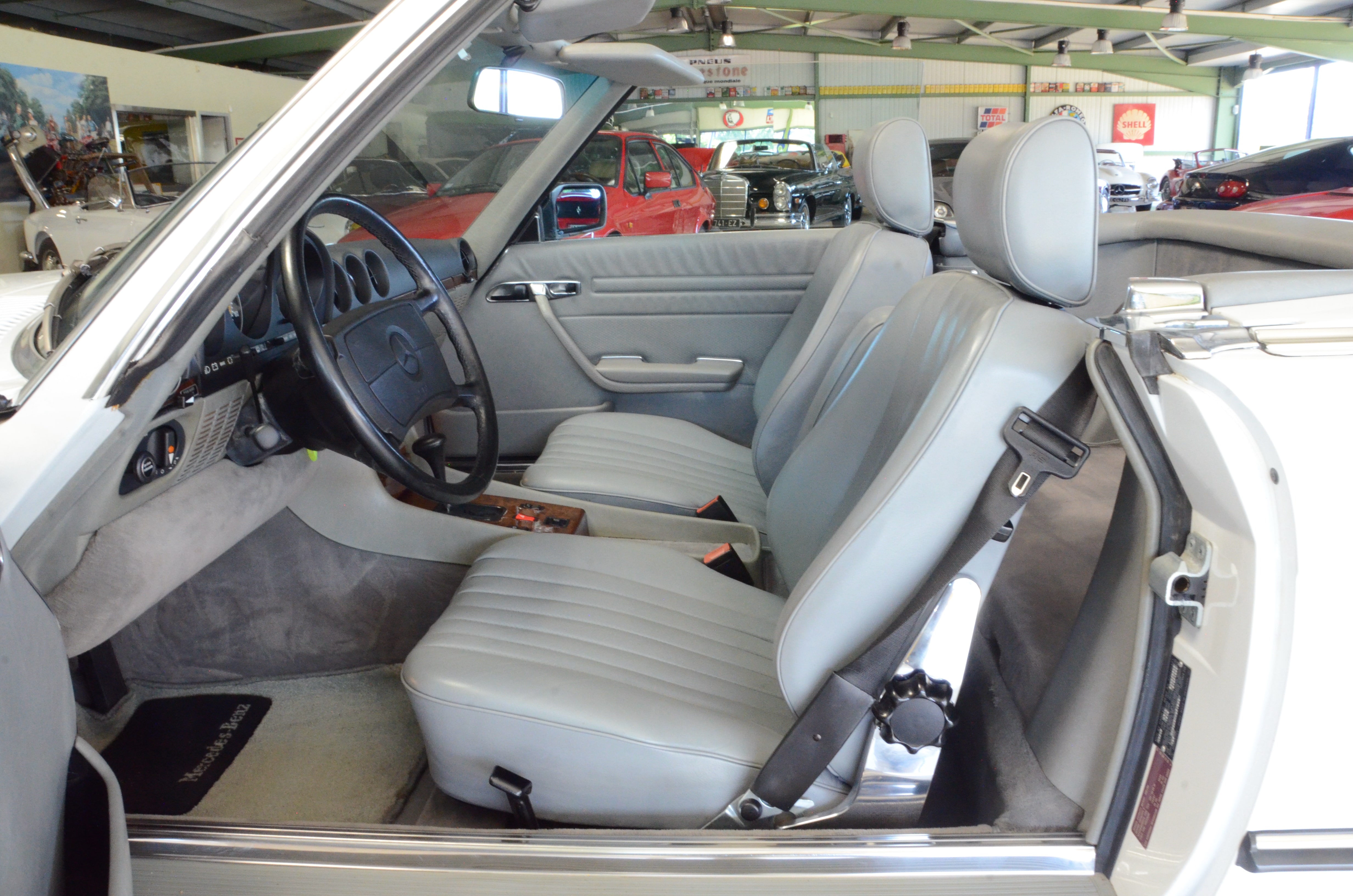 Mercedes 560 SL